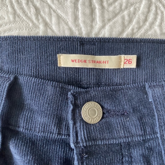 Levi’s Wedgie Straight Corduroy Pants - Picture 5 of 6